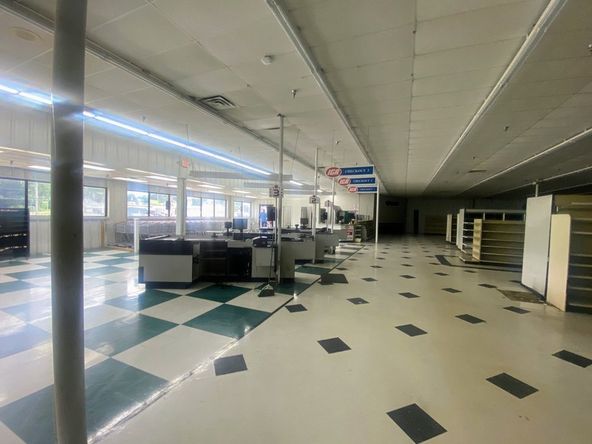 Former IGA Grocery Store : 6071 US --411 , Benton, TN 37307